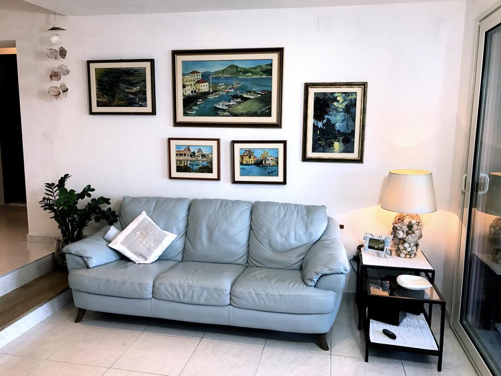 Villa Mica La Maddalena  Buitenkant foto