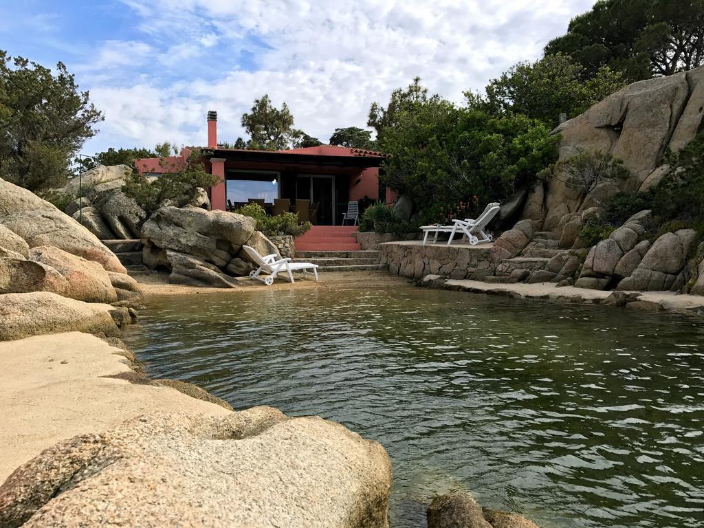 Villa Mica La Maddalena  Buitenkant foto