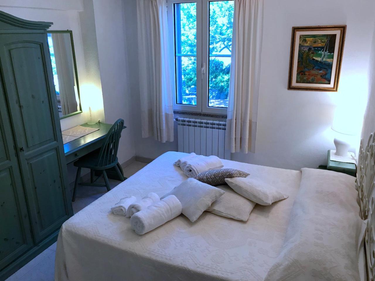 Villa Mica La Maddalena  Buitenkant foto